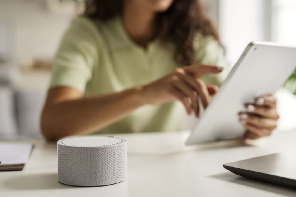 AI SEO trends: voice search and visual assistants